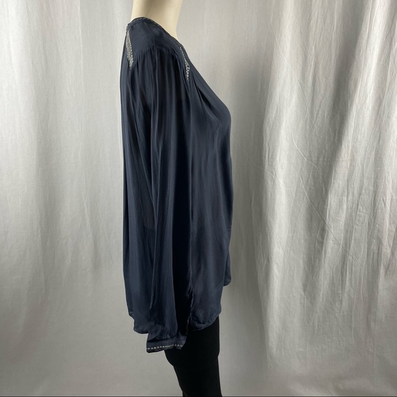 10 Feet Tunic Blouse with Silver Embroidery 10 - Picture 3 of 12